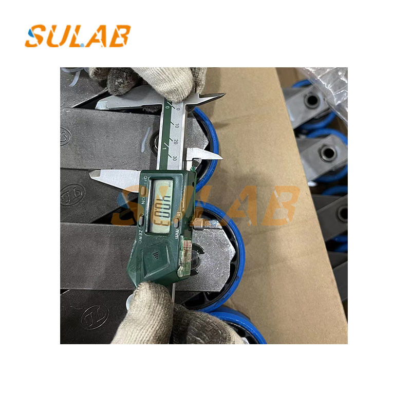 135.4mm Pitch OT Escalator Pallet Chain Travelator Pallet Moving Walk Chain