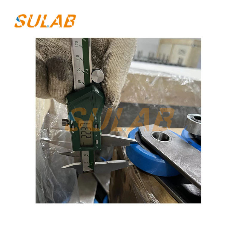 135.4mm Pitch OT Escalator Pallet Chain Travelator Pallet Moving Walk Chain